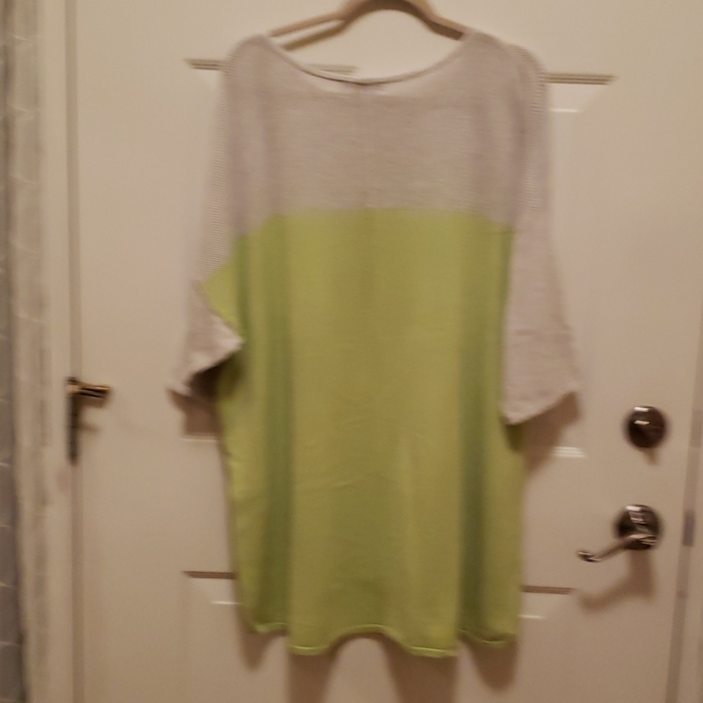 Cute lime green & grey 3/4 sleeve sweater
